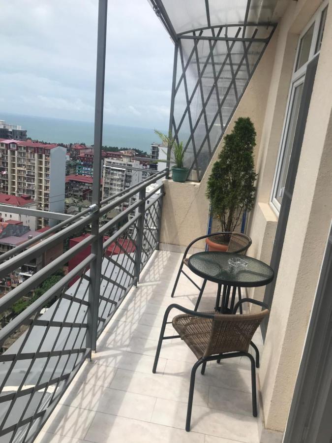 Appartement Თათულის Ბუდე -Tatuli Nest à Batoumi Extérieur photo
